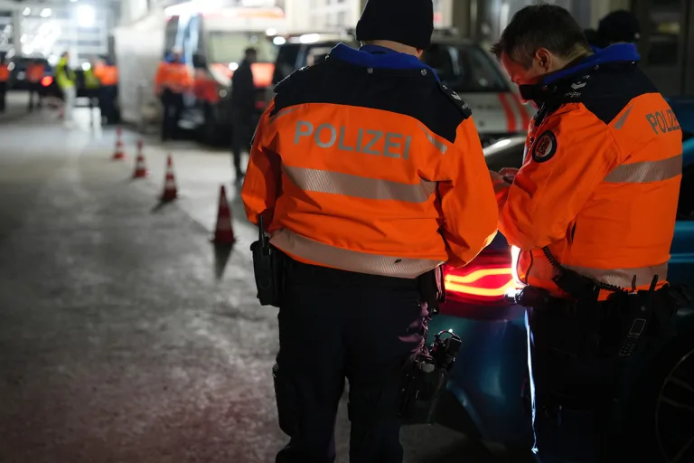 Chur GR - 85 Fahrzeuge bei Grosskontrolle angehalten