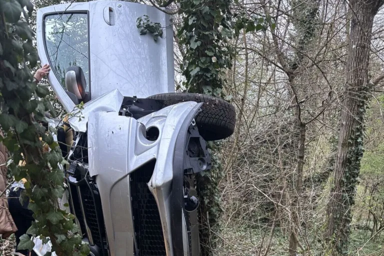 Muttenz BL – Auto überschlägt sich bei Unfall