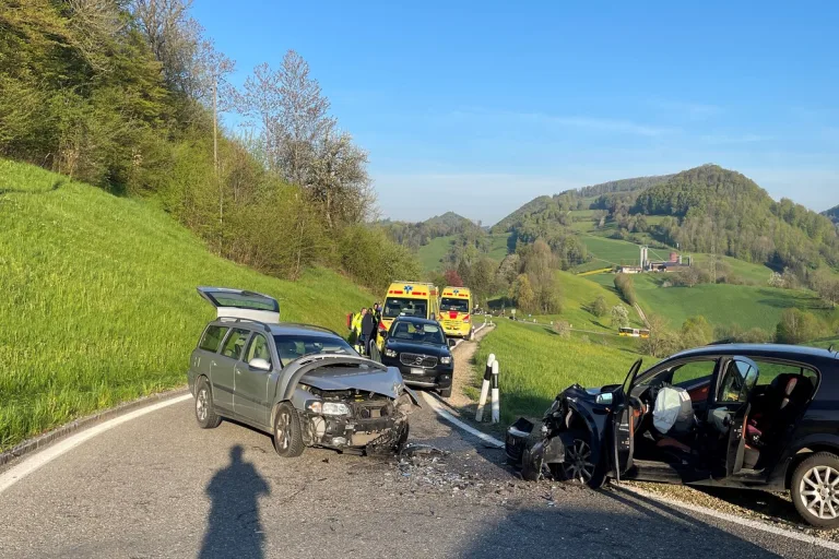 Verkehrsunfall in Densbüren AG durch Blendung der Sonne