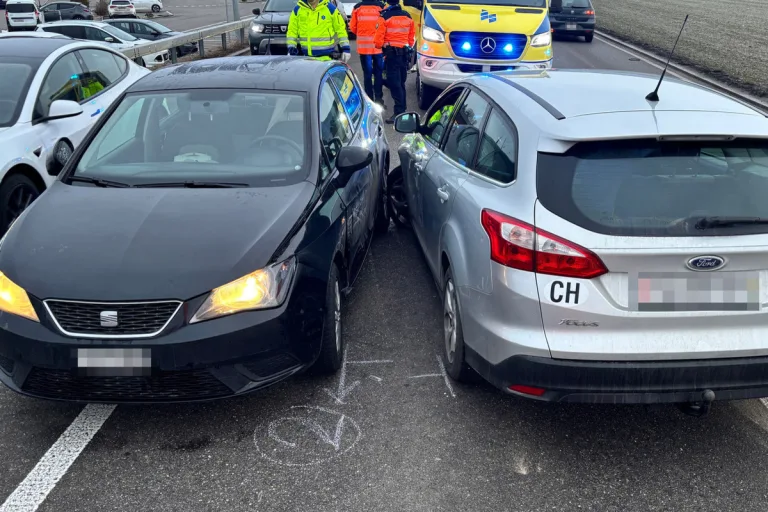 Unfall in Rickenbach bei Wil TG – Auto gerät auf Gegenfahrbahn