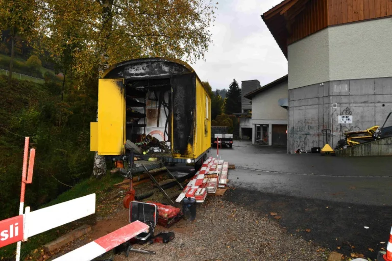 Mosnang SG - Baustellenwagenbrand - Ursache noch unklar