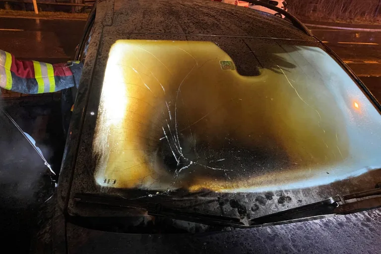 Baar ZG – Auto komplett ausgebrannt