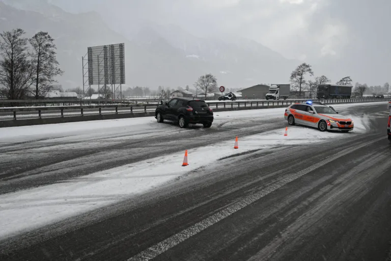 A13 Mels SG – Kollision auf der Autobahn