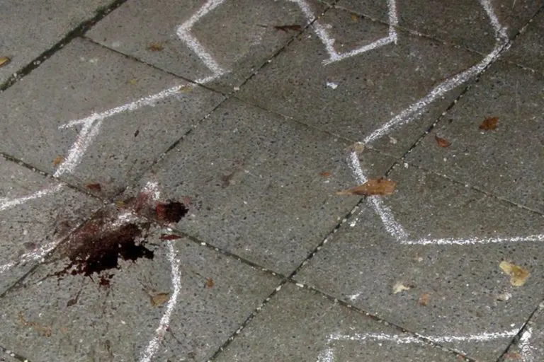 Düsseldorf - Tötungsdelikt - 55-Jähriger erschlägt 23-Jährigen mit Poller