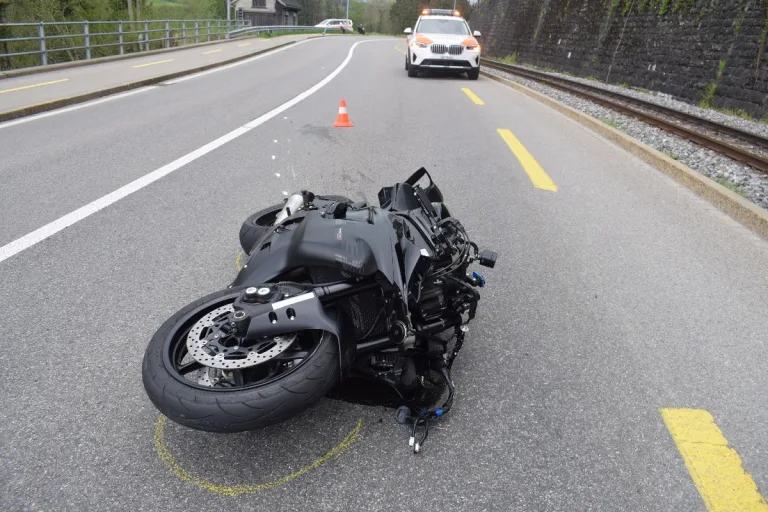 Teufen AR - Kontrolle über Motorrad verloren