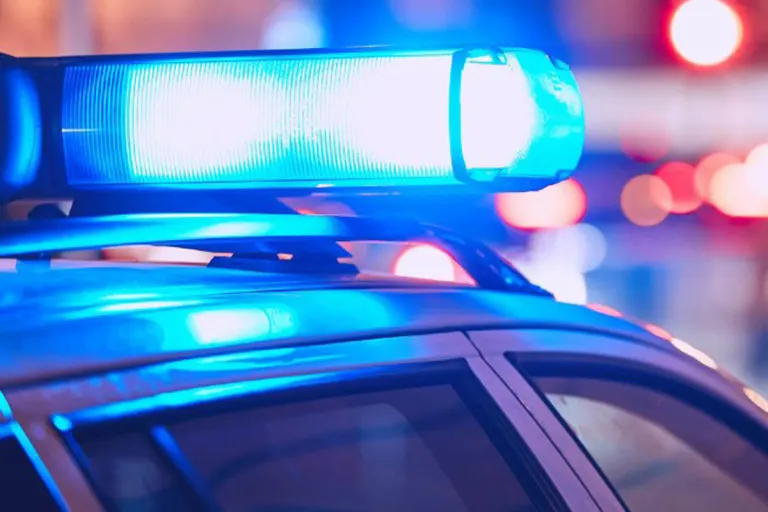 Leonding – Elfjähriger nachts allein im Auto zurückgelassen