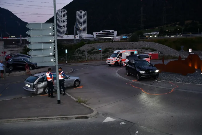 Chur GR - Heftige Kollision zwischen BMW und Mercedes
