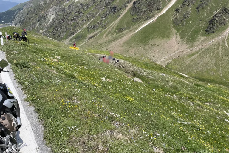 Sta. Maria Val Müstair GR - Motorradfahrer heftig verunfallt 