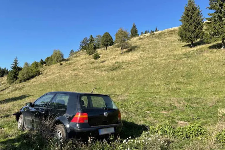 Gipfel des Magdalensbergs - Nach Ausparkfehler ca. 150 m über steile Wiesen abgefahren