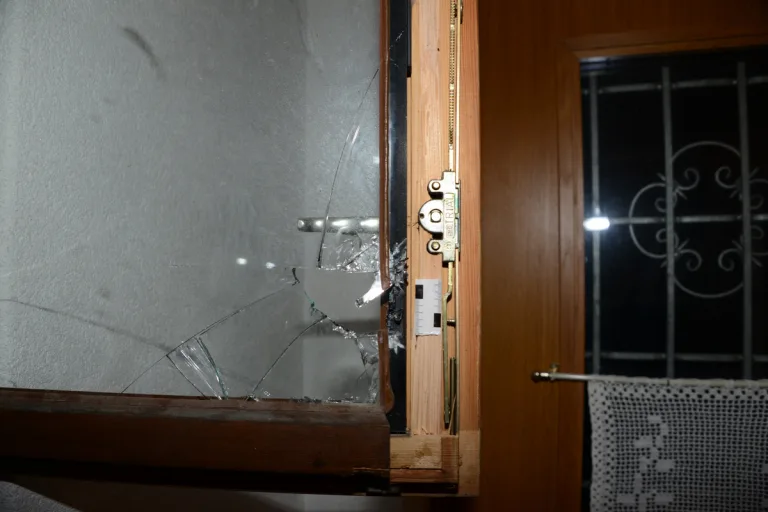 Triesenberg FL - Gewaltsam durch ein Fenster eingebrochen 