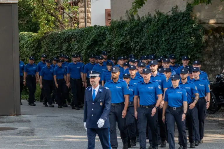 Genf – 74 neue Polizistinnen und Polizisten vereidigt