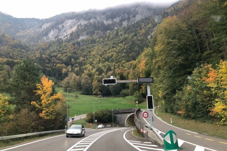 Brienzwiler BE – A8 wegen Tunneltests nachts gesperrt