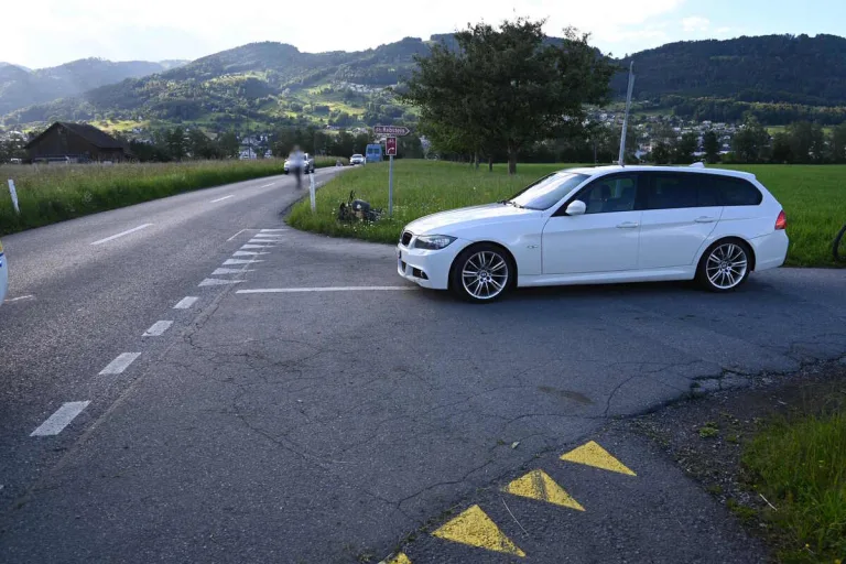 Rebstein SG - E-Biker (98) bei Unfall verletzt