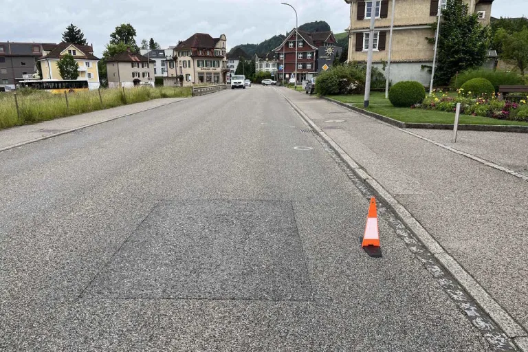 Bütschwil SG - Velofahrerin bei Kollision verletzt