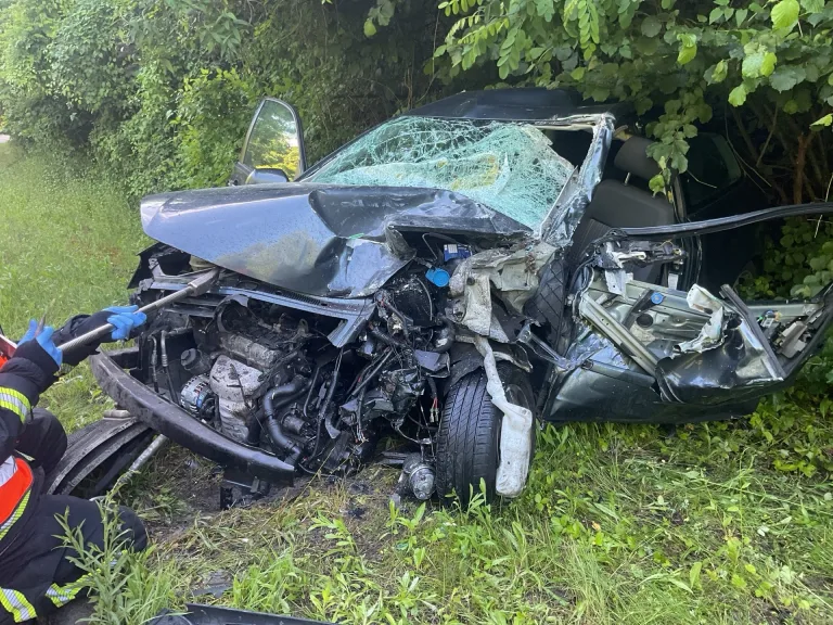 Wuppertal – Fahrer nach schwerem Unfall lebensgefährlich verletzt