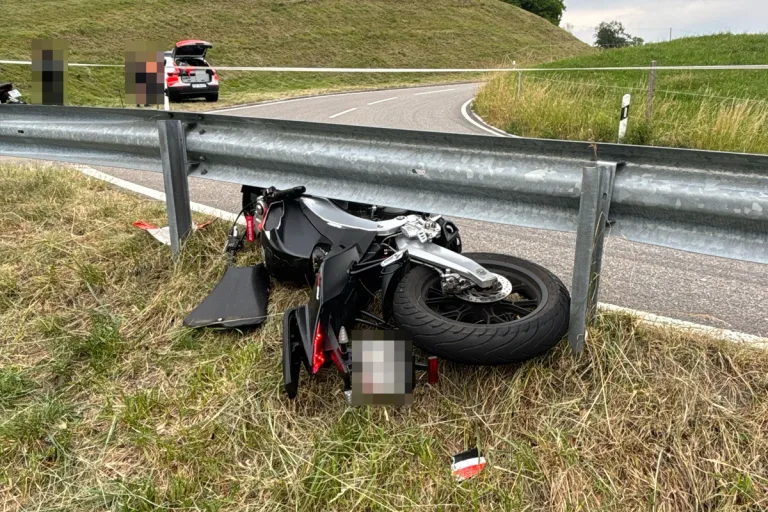 Ramiswil SO – 16-jähriger Töfffahrer bei Selbstunfall verletzt