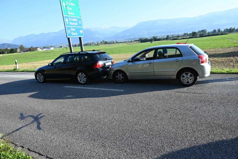 Jona SG - Rega fliegt verletzte Frau nach Unfall ins Spital