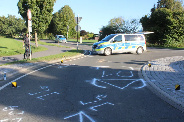 Jülich NW – Pedelecfahrer bei Vorfahrtsverstoß schwer verletzt