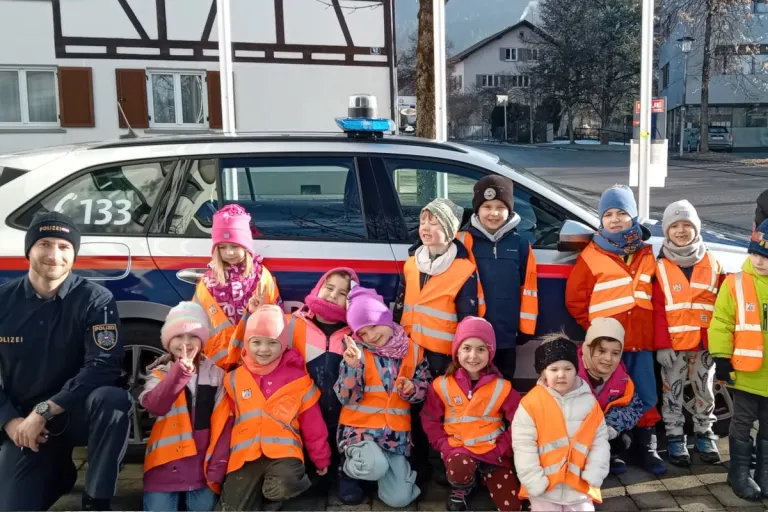 Hörbranz – Kindergartenkinder besuchen Polizeidienststelle