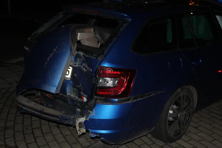 Hamm-Bockum-Hövel – Autofahrt endet im Vorgarten – Fahrer alkoholisiert