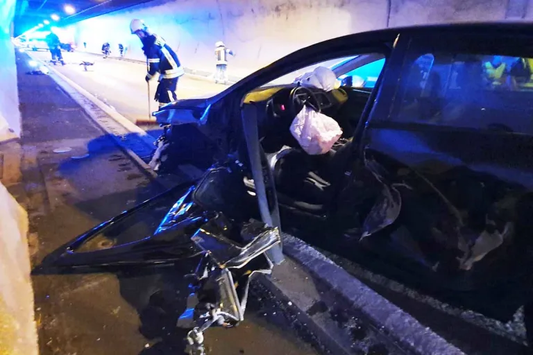 Schwerer Unfall in Lermoos - Tunnel gesperrt