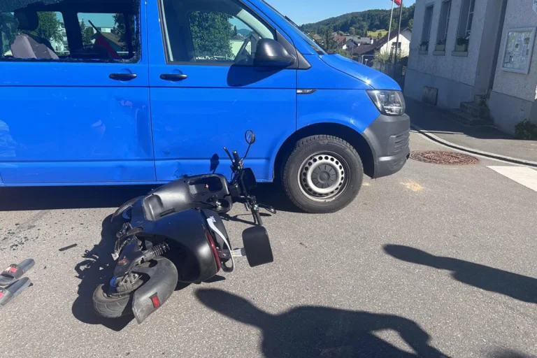 Neuenhof AG – Autolenker nimmt Roller die Vorfahrt
