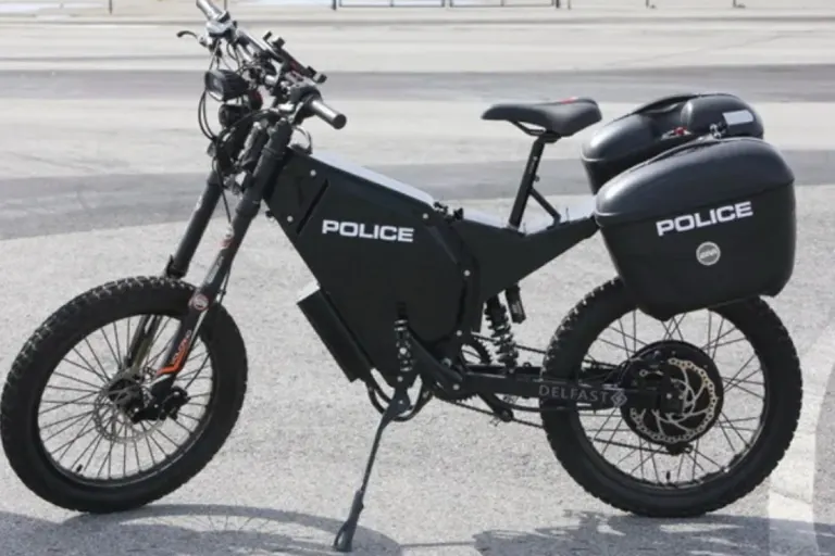 Autobahnpolizei testet neues E-Bike-Modell  