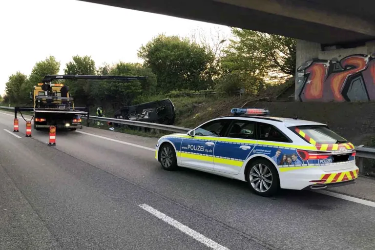 Edenkoben - Sekundenschlaf verursacht Unfall auf der A65