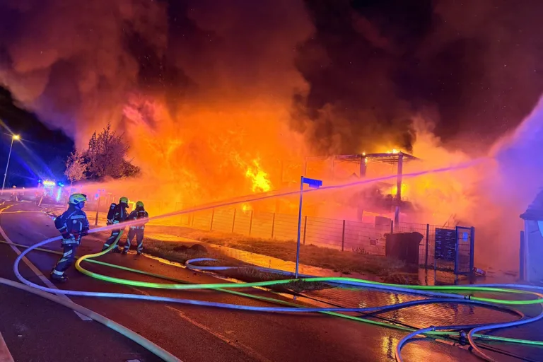Raunheim – Tote Person nach Brand in Containerwohnanlage entdeckt