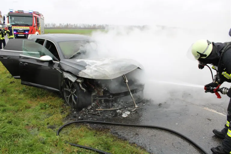 Titz – Ursache des Fahrzeugbrandes vermutlich technischer Defekt