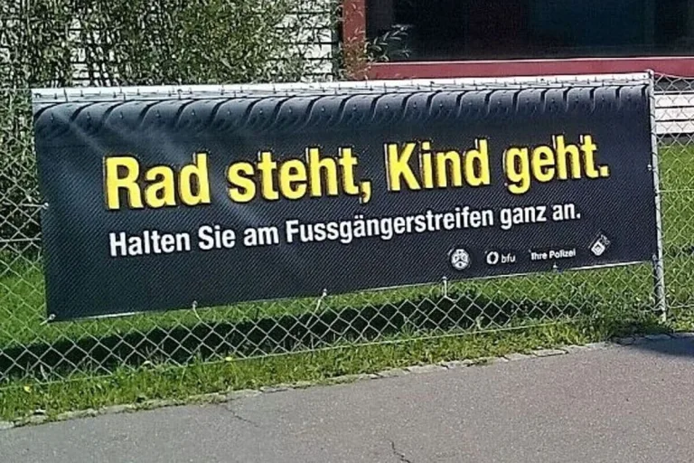 Schulstart im Kanton Glarus – Polizei mahnt zur Vorsicht