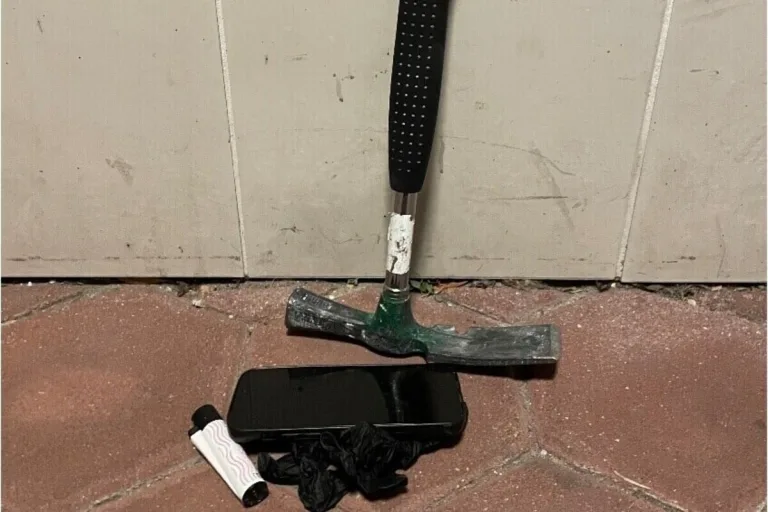 Wien - 18-Jähriger bedroht Freundin mit Messer 