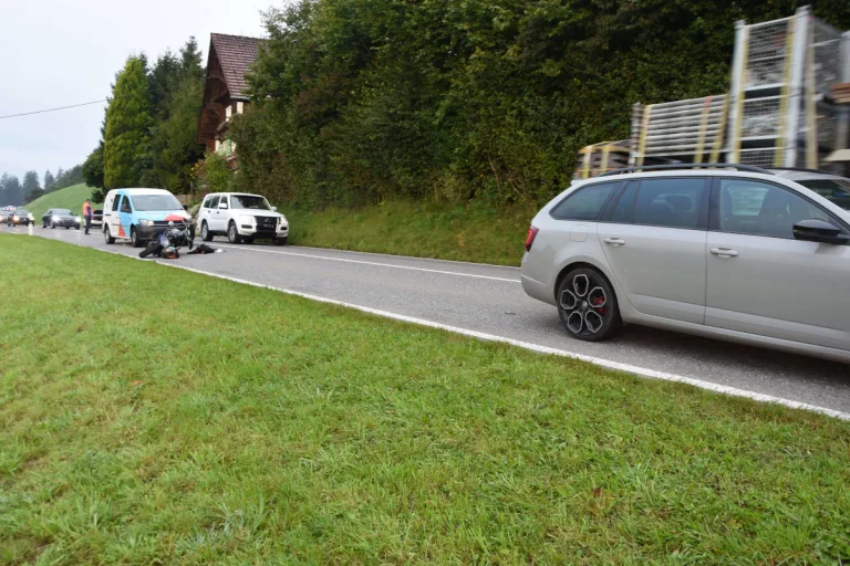 Wattwil SG – Auffahrunfall zwischen Motorrad und Auto