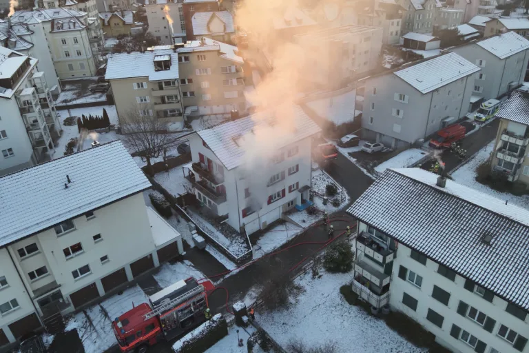 Goldach SG – Wohnungen nach Brand in Mehrfamilienhaus unbewohnbar