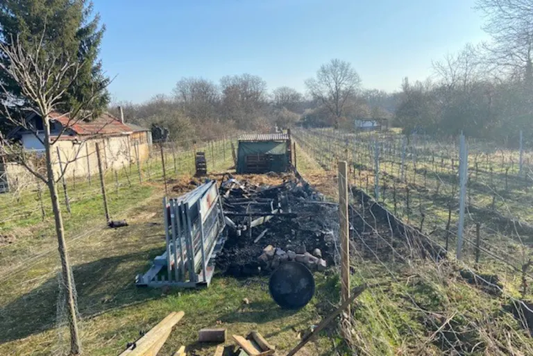 Ellerstadt – Brand von Wohnanhänger