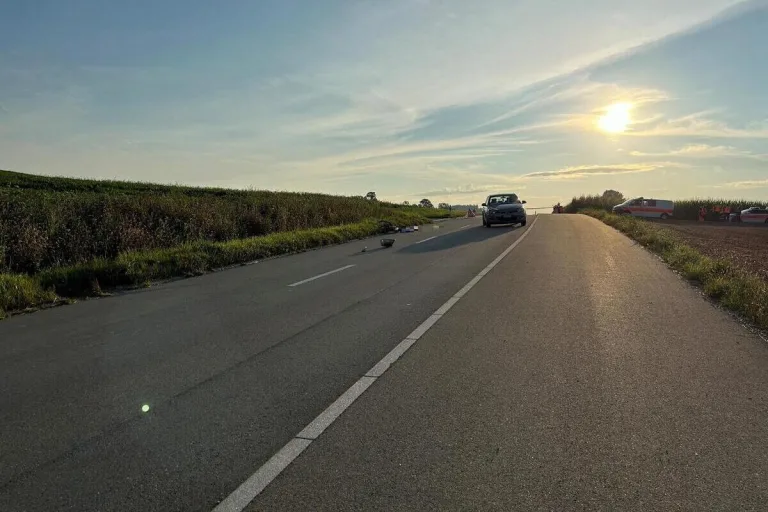 Hagenbuch ZH - Velofahrer bei Unfall schwer verletzt