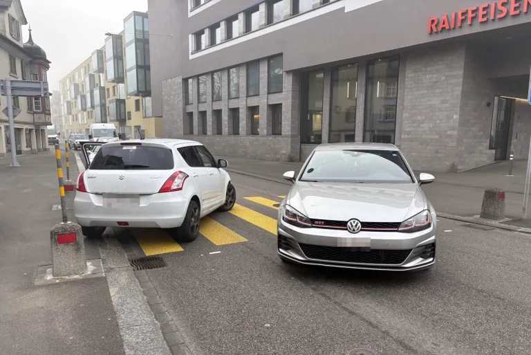 Rorschach SG – Fahrunfähig vor Polizeistation verunfallt