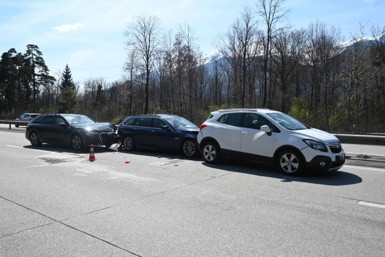  Buchs SG - Auffahrunfall auf der A13 mit Folgekollision