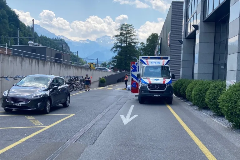 Verkehrsunfall in Netstal GL – Passantin übersehen