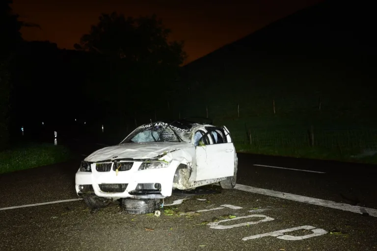 Hersberg BL - 19-Jährige baut nach Ausweichmanöver Totalschaden