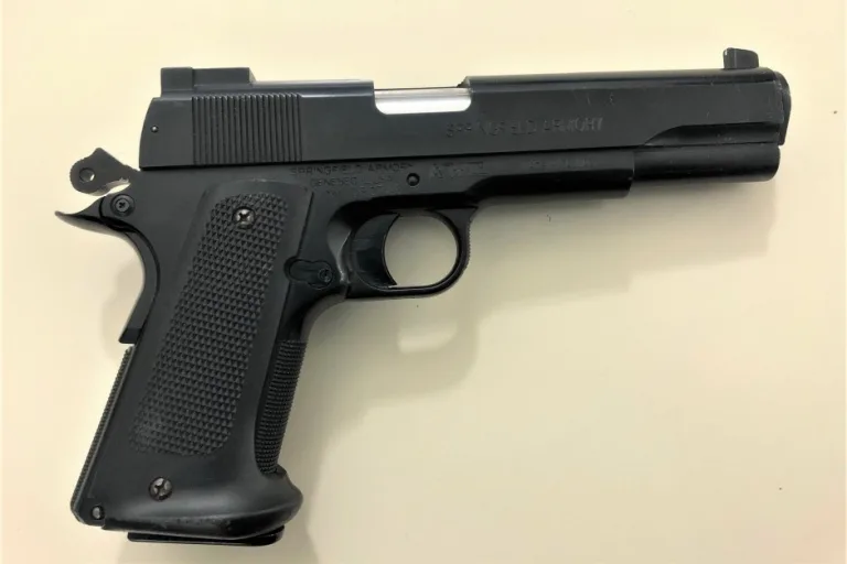 Jugendlicher in St. Gallen mit Drogen und Waffe unterwegs