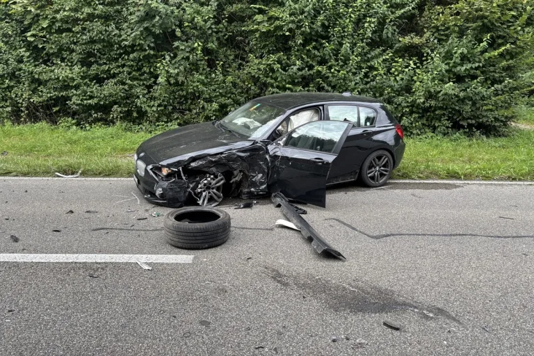 Unfall in Kreuzlingen TG  – Frontal mit einem LKW kollidiert