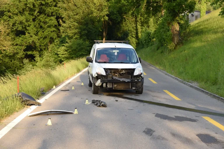 56-jähriger Motorradfahrer gerät in Thayngen SH auf Gegenfahrbahn und verunglückt tödlich!