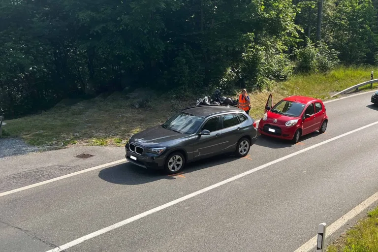 Lungern OW - Auffahrunfall wegen Unaufmerksamkeit 