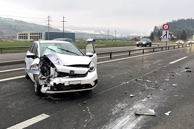  A8/Sarnen OW - Vollsperrung der A8 nach Unfall