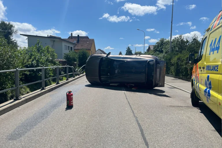Subingen SO – Frau nach Selbstunfall mit Auto verletzt