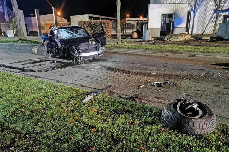 Hückelhoven – Verkehrsunfall mit flüchtigen Insassen