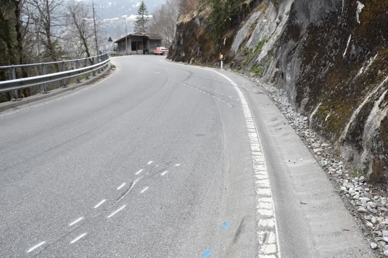 Pany GR - Junglenker verunfallt und verletzt 