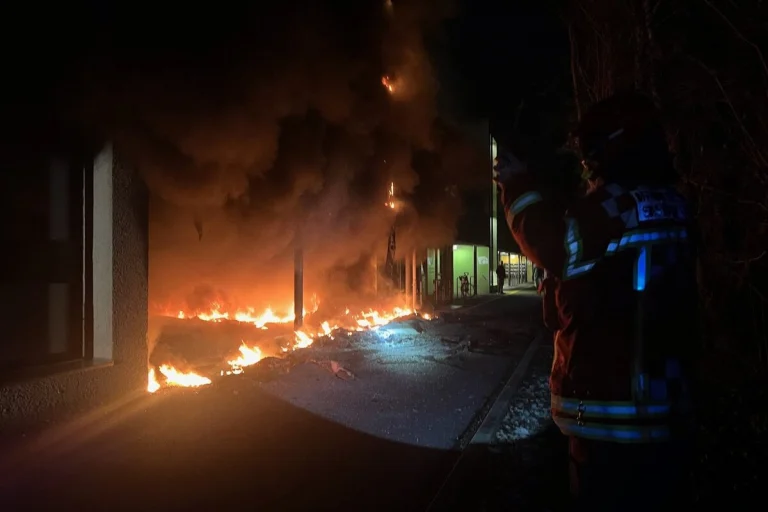 Yverdon-les-Bains VD - 52 Personen wegen Brand evakuiert