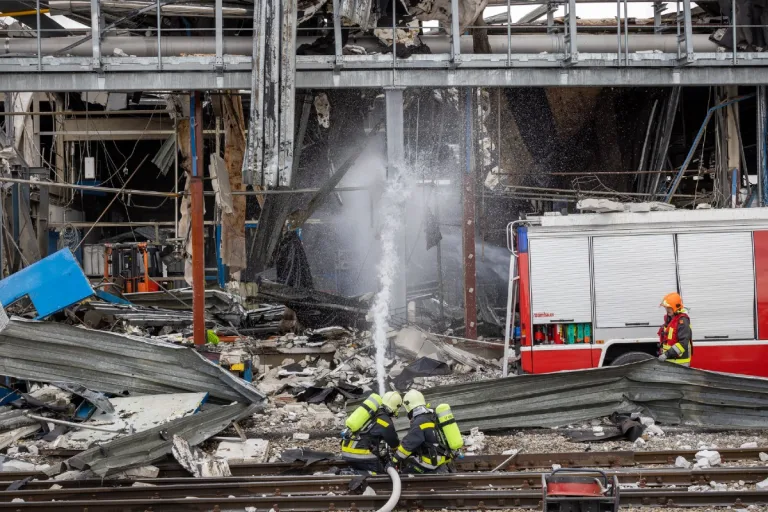 Krems/Donau - Heftige Gas-Explosion fordert 2 Verletzte und einen Toten